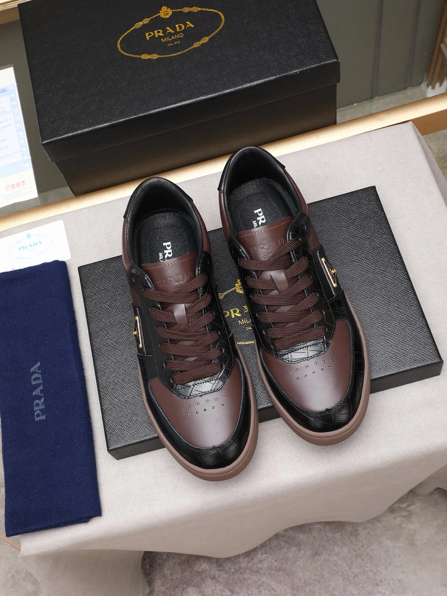 Men's shoes💰420💰 Brand: PRADA (Prada) Standard code: Men's code 38–44 (45 can be customized) Material: Original cowhide, breathable sheep lining Special outsole Style category: Men's fashionable casual sneakers Low-key luxury! Color: actual picture color